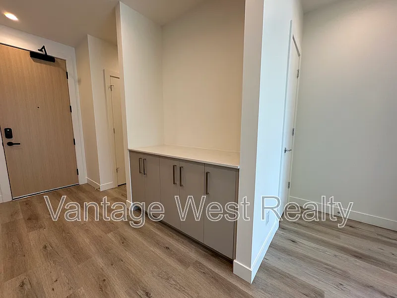 1 bed, 1.0 bath, $1,995 — Photo 2