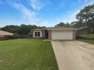 218 Cardinal Ct, Weatherford, TX 76086