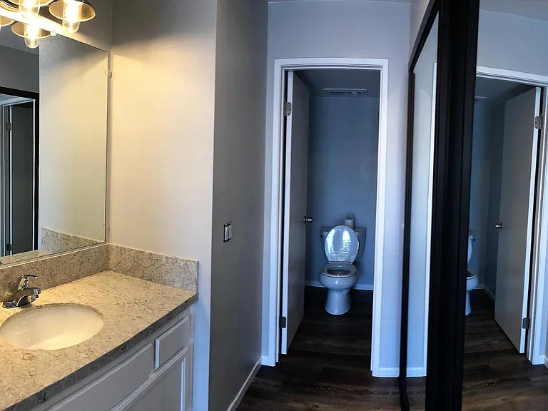Master bathroom w/shower