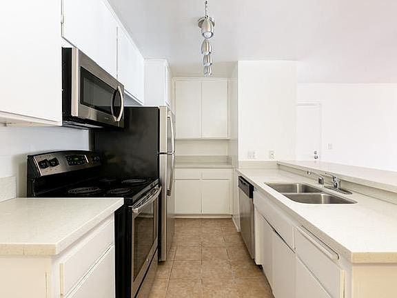 4th image of 2332 S Bentley Ave #301