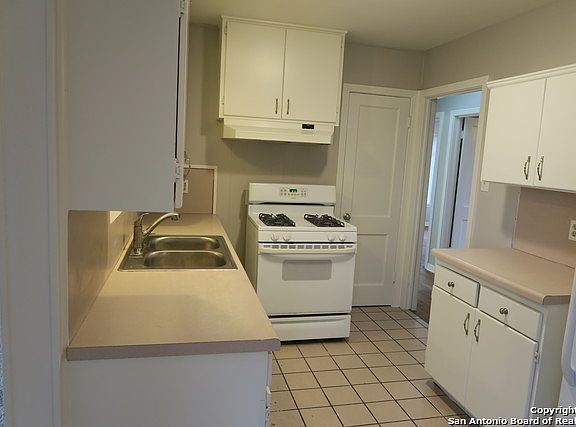 5th image of 347 Latch Dr