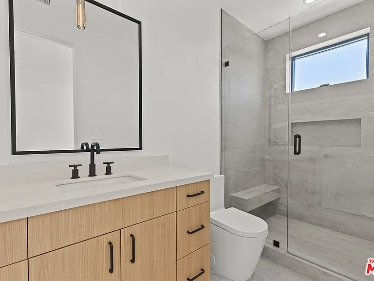 5839 Kester Ave #2 — Photo 9