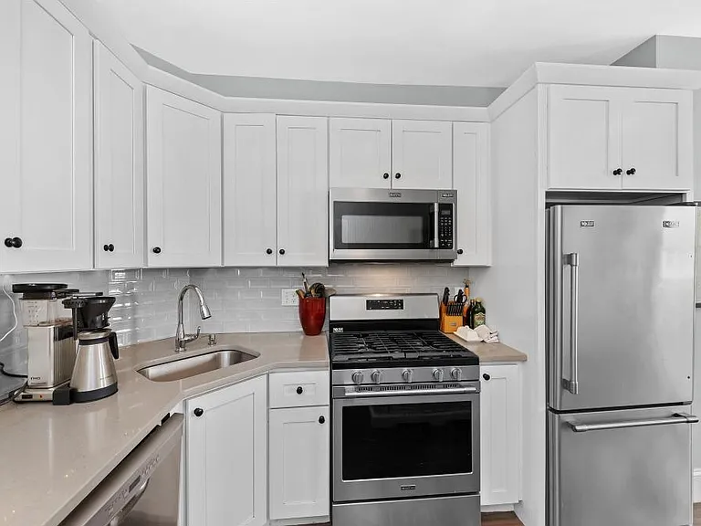 356 Princeton St #2 — Photo 1