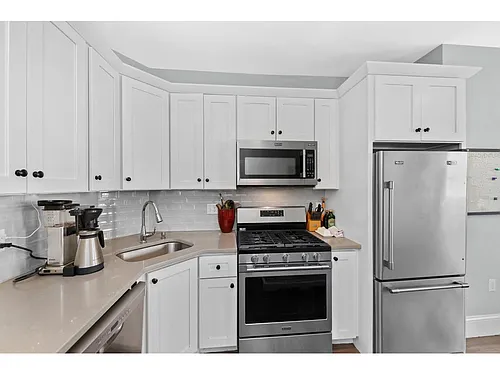 356 Princeton St #2 Photo 1