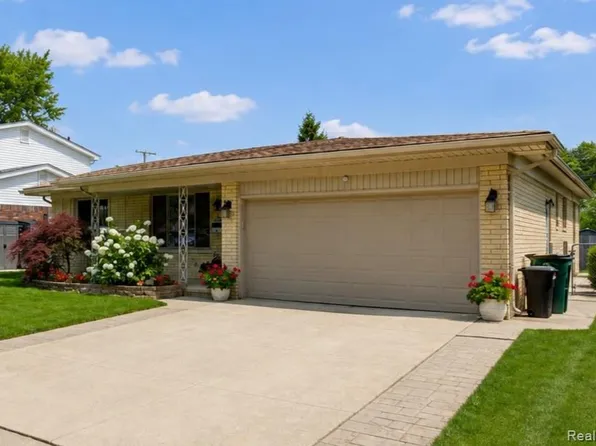 2730 Rhodes Dr, Troy, MI 48083