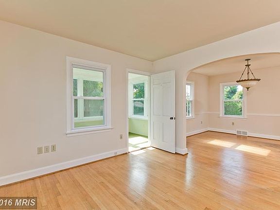 5th image of 1145 Jefferson Blvd