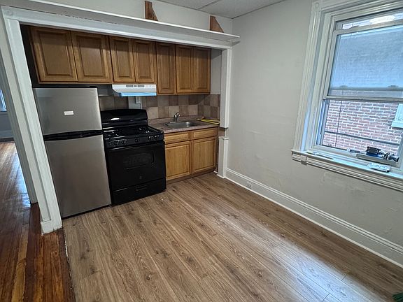 5th image of 4314 Walnut St #3FR
