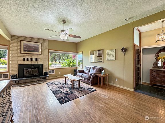 4th image of 462 Cedar Park Drive