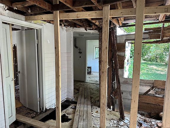4th image of 3236 Coles Ave