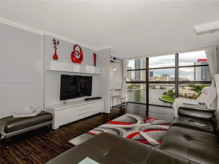 200 Leslie Dr #926 — Photo 4