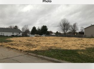 800 Copper Ridge Dr, Maryville, IL 62062