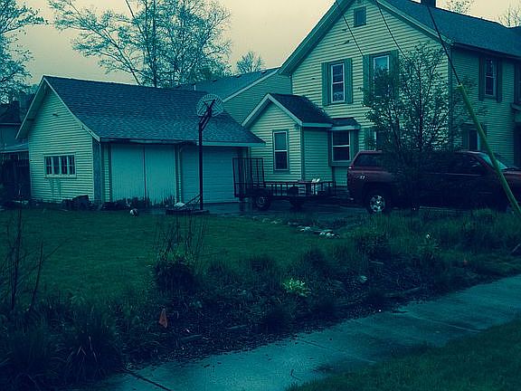 2nd image of 156 Centennial Ave E