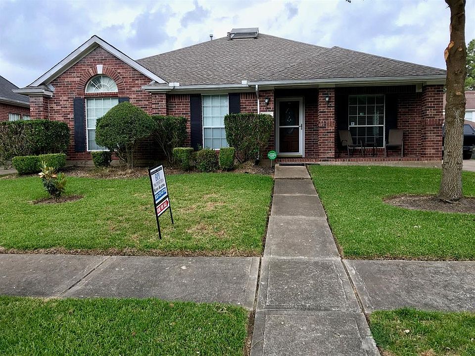 1st image of 2410 Dixie Woods Dr