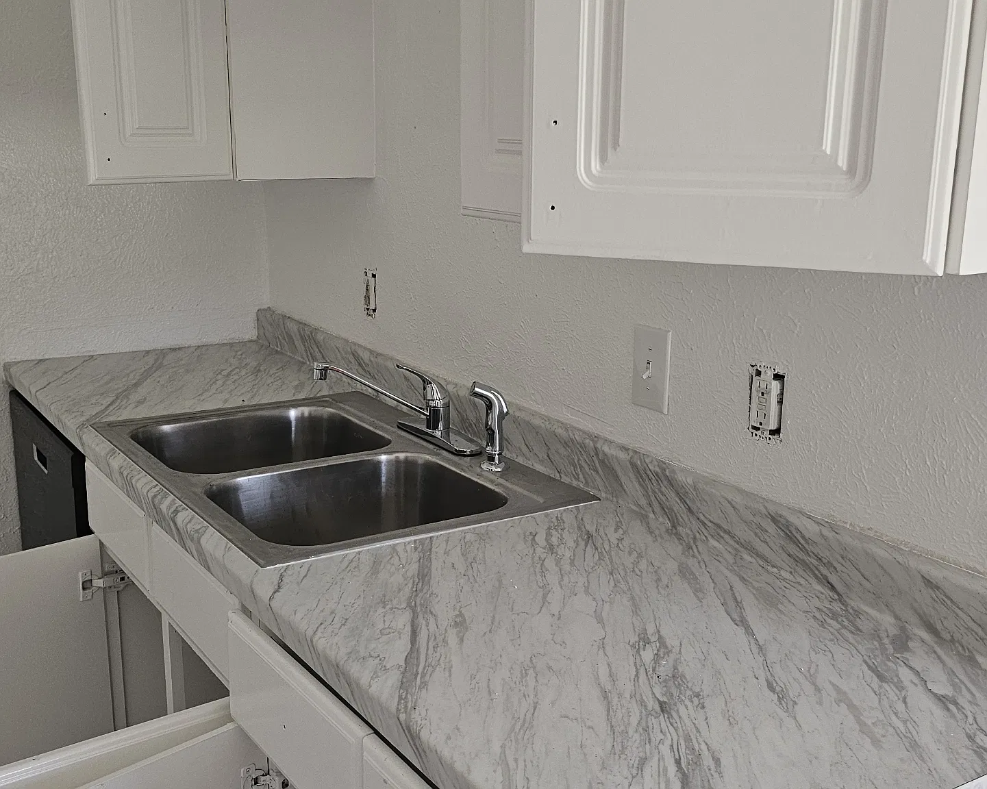 15115 Oakwood Ln — Photo 4