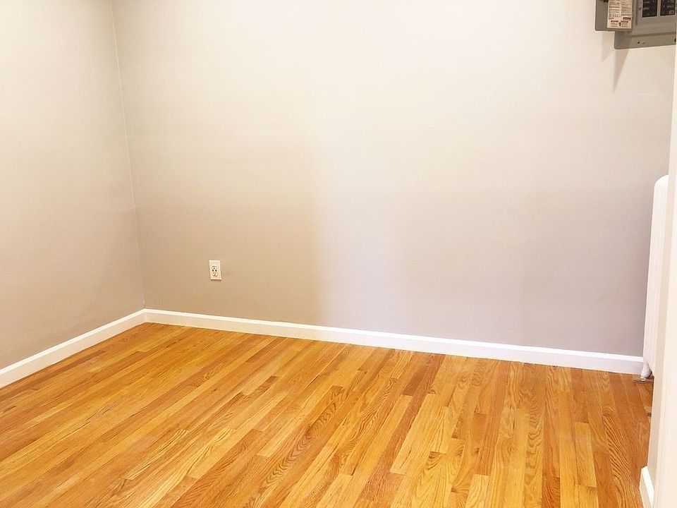 2nd image of 30-11 Steinway St #2A