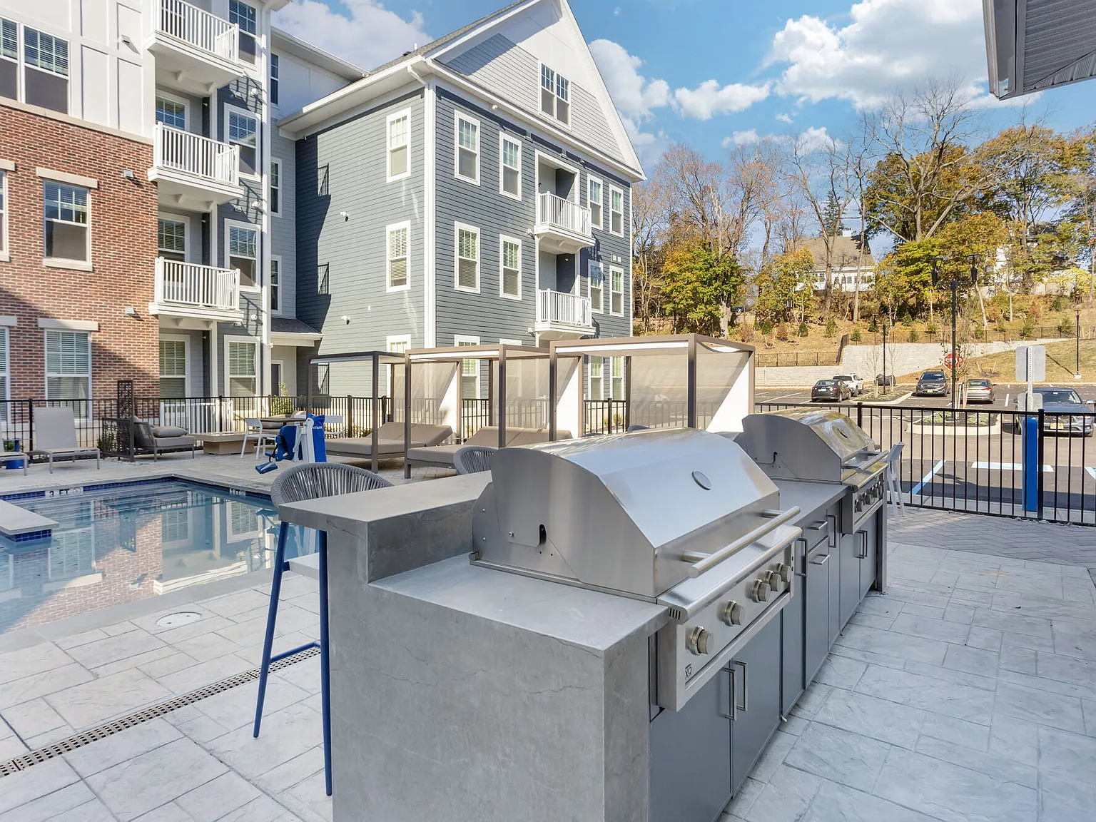 VIEW 22 APARTMENTS — Photo 1
