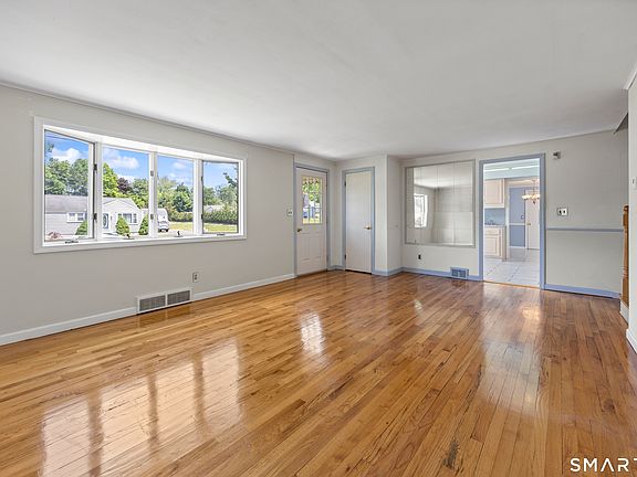 4th image of 6 Virginia Road