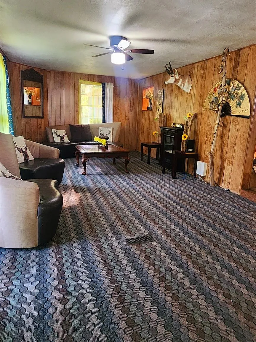 4 bed, 2.0 bath, 1500 sqft, $1,550 — Photo 3