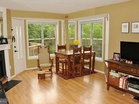 4th image of 5911 Dungeness Ln