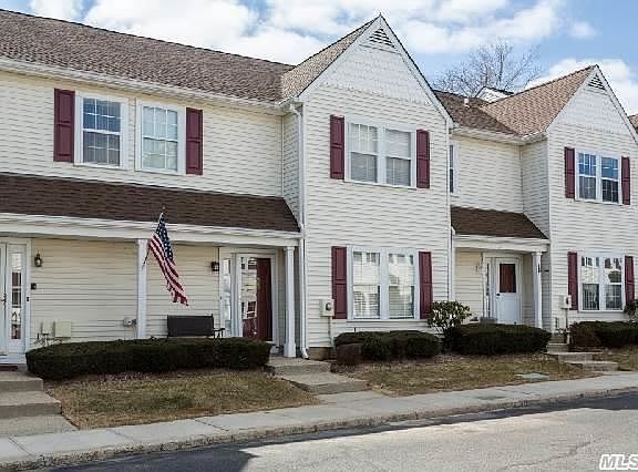 2nd image of 83 Stratford Ct