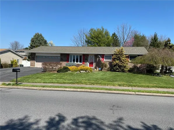 3201 Center St, Whitehall, PA 18052