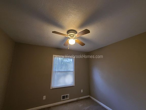 4th image of 4020 E 47th St