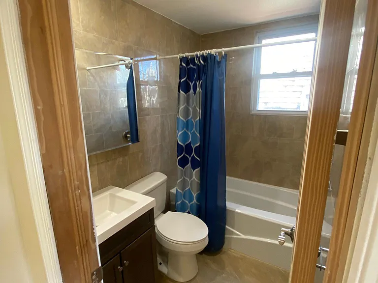 224 Woodbine St #3 — Photo 6