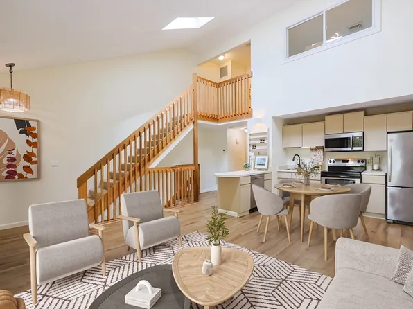 21 Lordvale Blvd #406, North Grafton, MA 01536