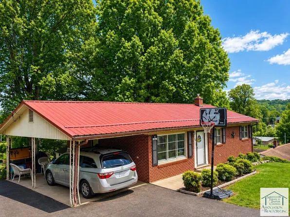 136 Ford St, Collinsville, VA 24078