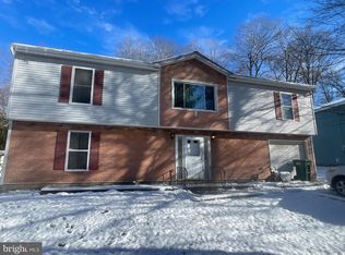 5318 Ledgewood Dr, Tobyhanna, PA