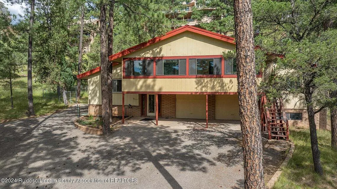 109 Snowcap Drive - 1 — Photo 1