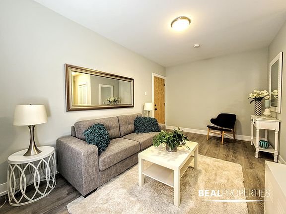 5th image of 429 W Belden Ave APT A303