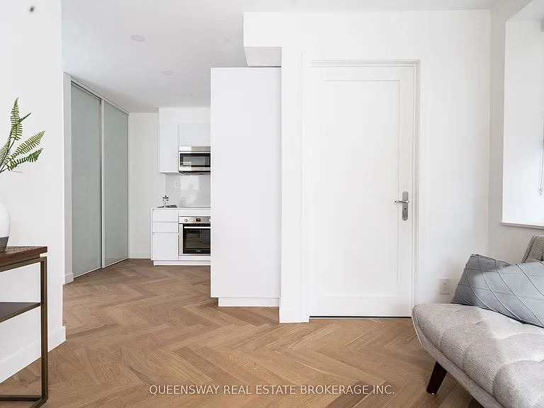 110 Wellesley St E #102 — Photo 9
