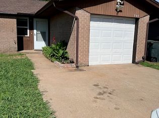 707 Swan Lake Rd, Edmond, OK 73003