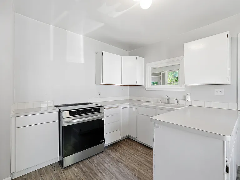 826 E 34th Ave — Photo 14
