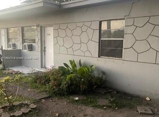 12101 SW 215th St, Miami, FL 33177