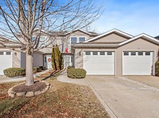 172 Summer Tree Dr, Porter, IN 46304