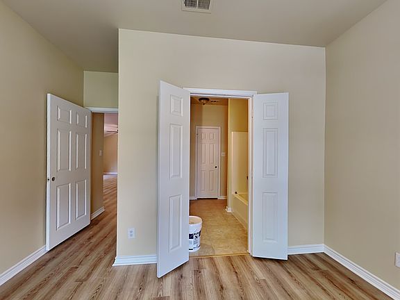 5th image of 405 Masters Ave APT A