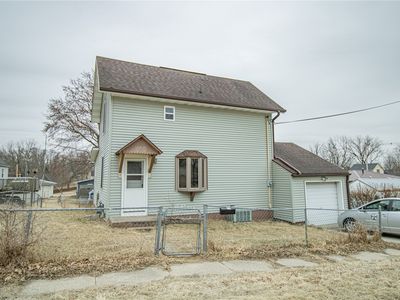 103 W 4th St, Anamosa, IA, 52205