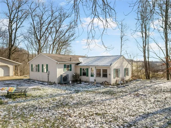 11424 Stucky St SE, Paris, OH 44669