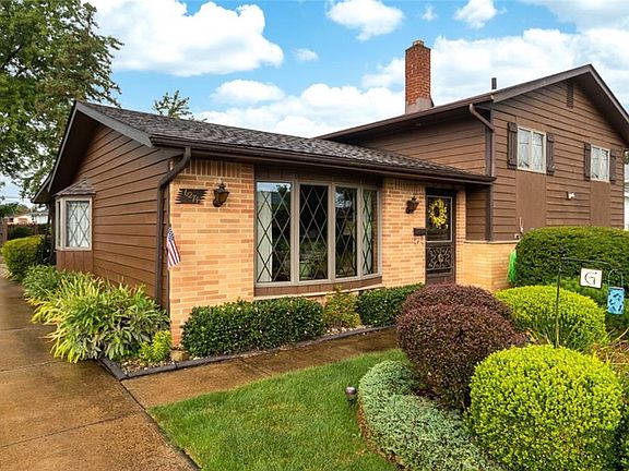 3rd image of 6274 Adair Dr