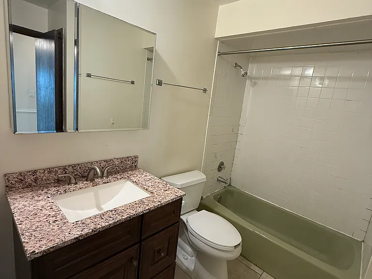5686 N Elston Ave — Photo 13