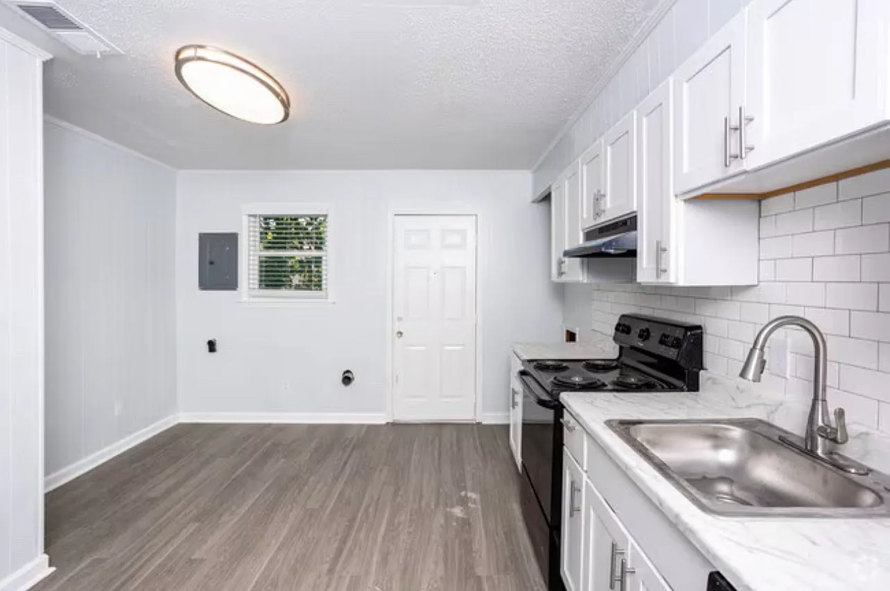 3 bed, 1.5 bath, 1000 sqft, $850 — Photo 4