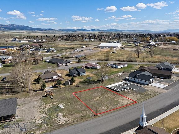 2nd image of 722 Sagebrush Ln