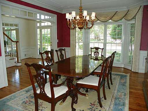2nd image of 765 Weybridge Pl
