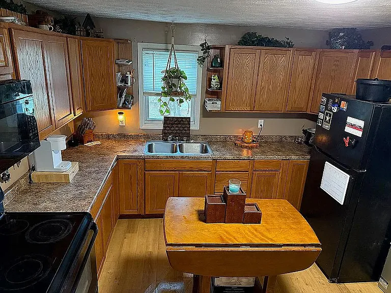 4966 Collins Dr — Photo 3