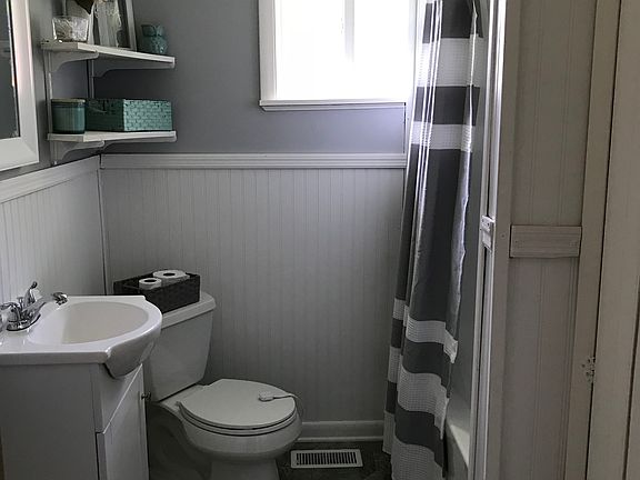 3rd image of 11619 Birchwood Pike
