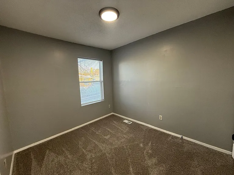 2110 Lyndale Ave N — Photo 15