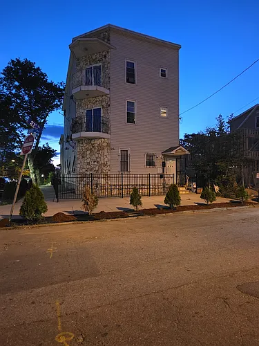 369 21st St #2 Photo 1