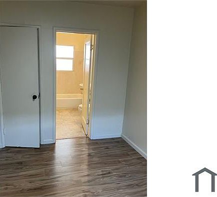 3rd image of 3217 W St APT 1